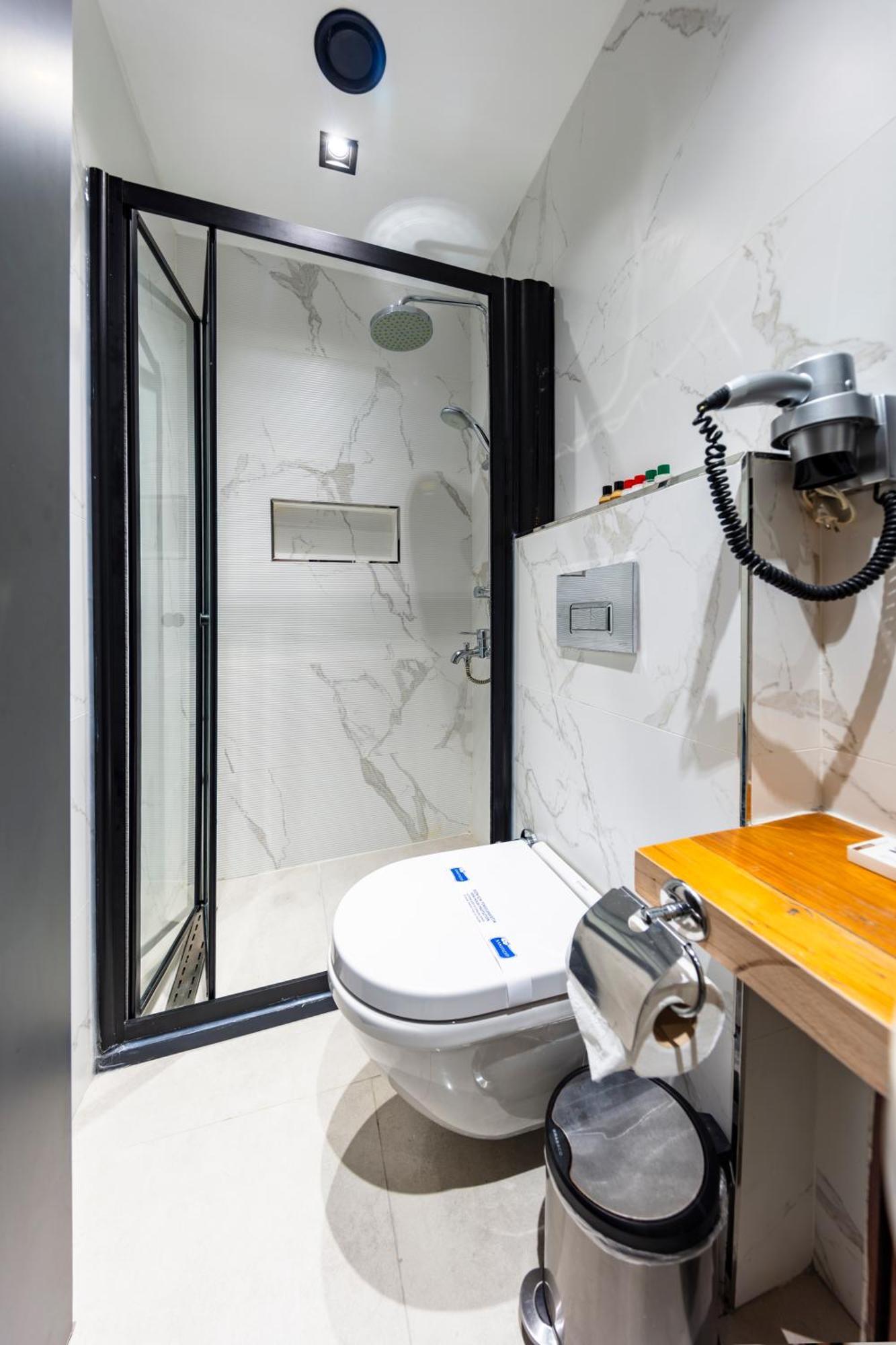 Готель Taksim Avenue 4*
